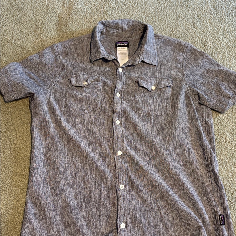 Patagonia gray button down short sleeve shirt - Picture 10 of 10